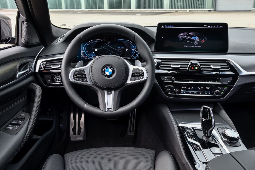 New 2021 BMW 545e xDrive Hybrid Plugs-in To A Turbocharged Straight-Six ...