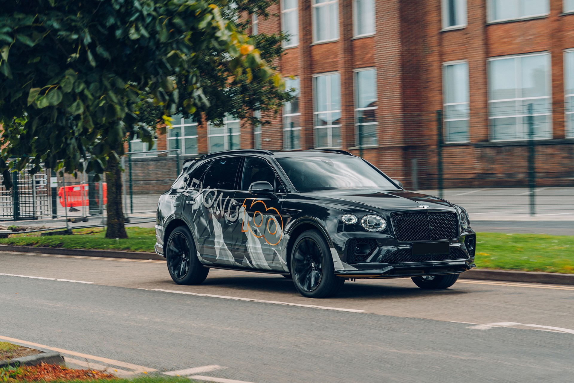 Bentley Bentayga 2021 Gold