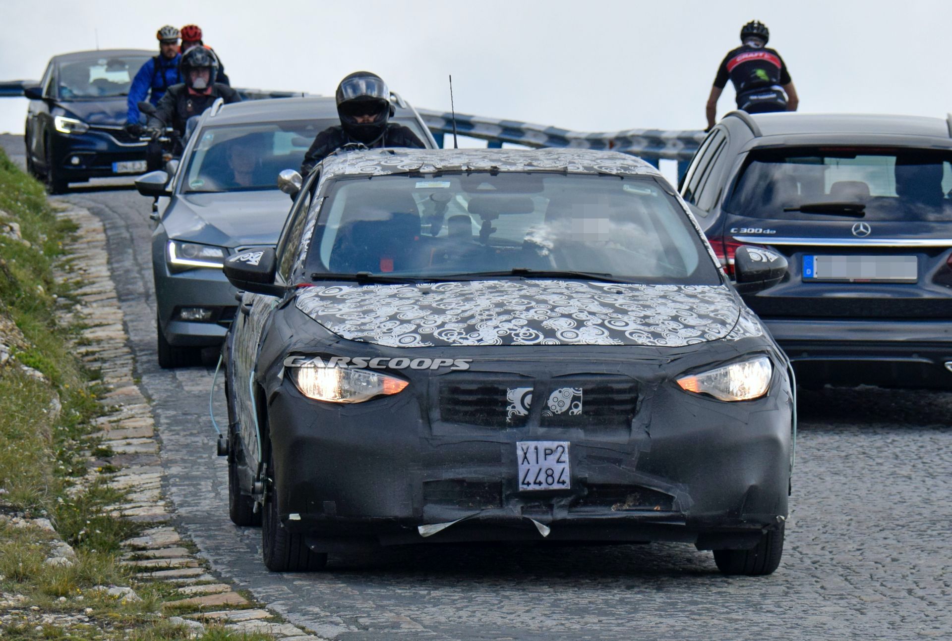 High Riding 2021 Fiat Tipo Sw Cross Makes Spy Debut Carscoops