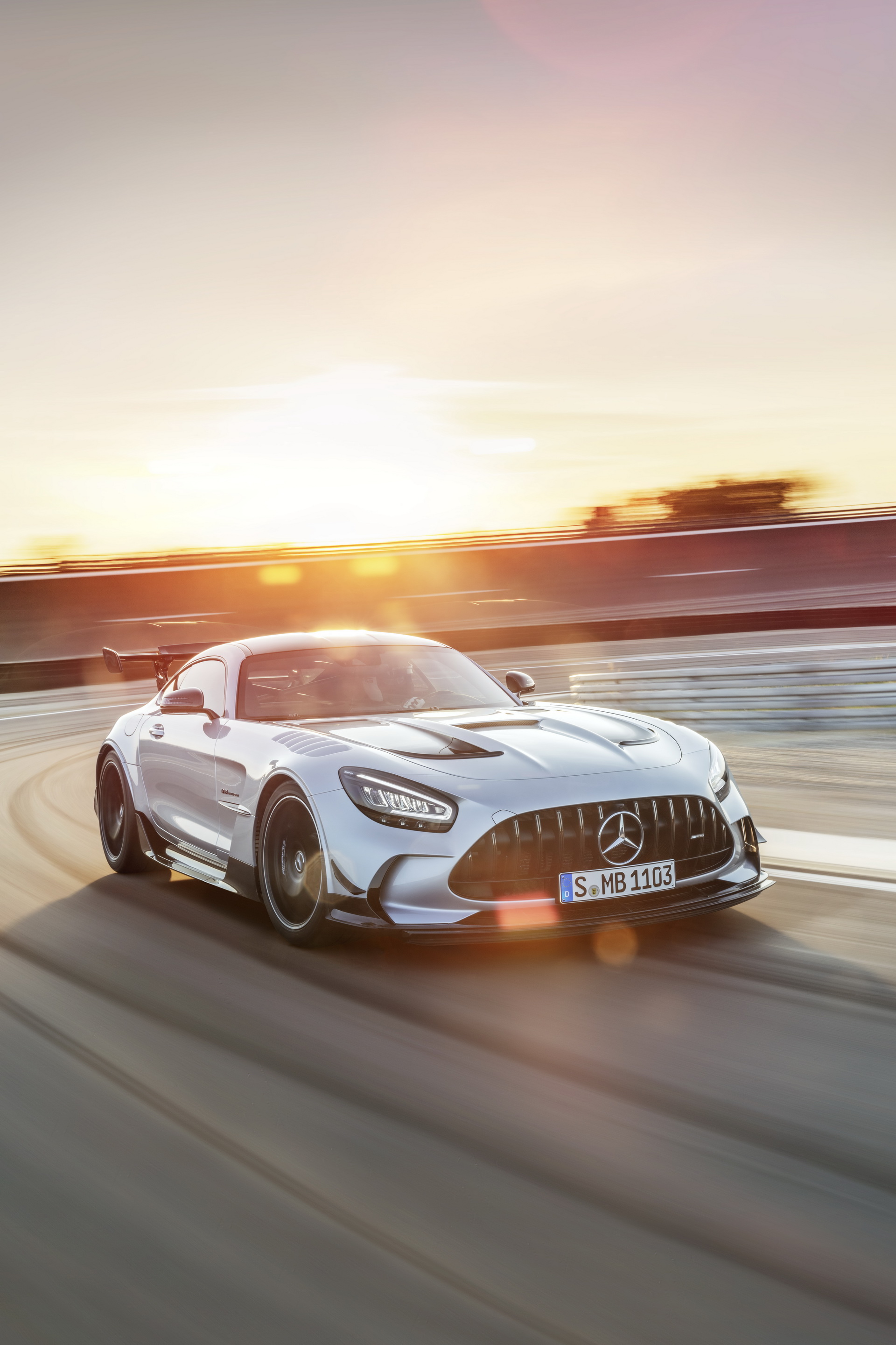 2021 mercedes-amg gt black series makes ferraris look