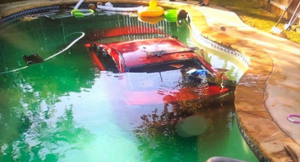  Don’t Drink And Dive: Intoxicated Driver Lands Mitsubishi Lancer Into Texas Swimming Pool