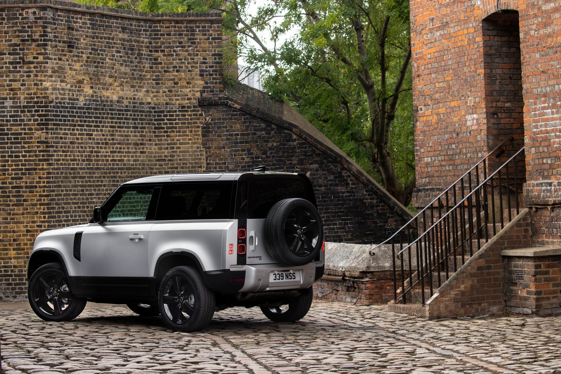 Land Rover Defender Gets New Plug-In Hybrid And Diesel Variants | Carscoops