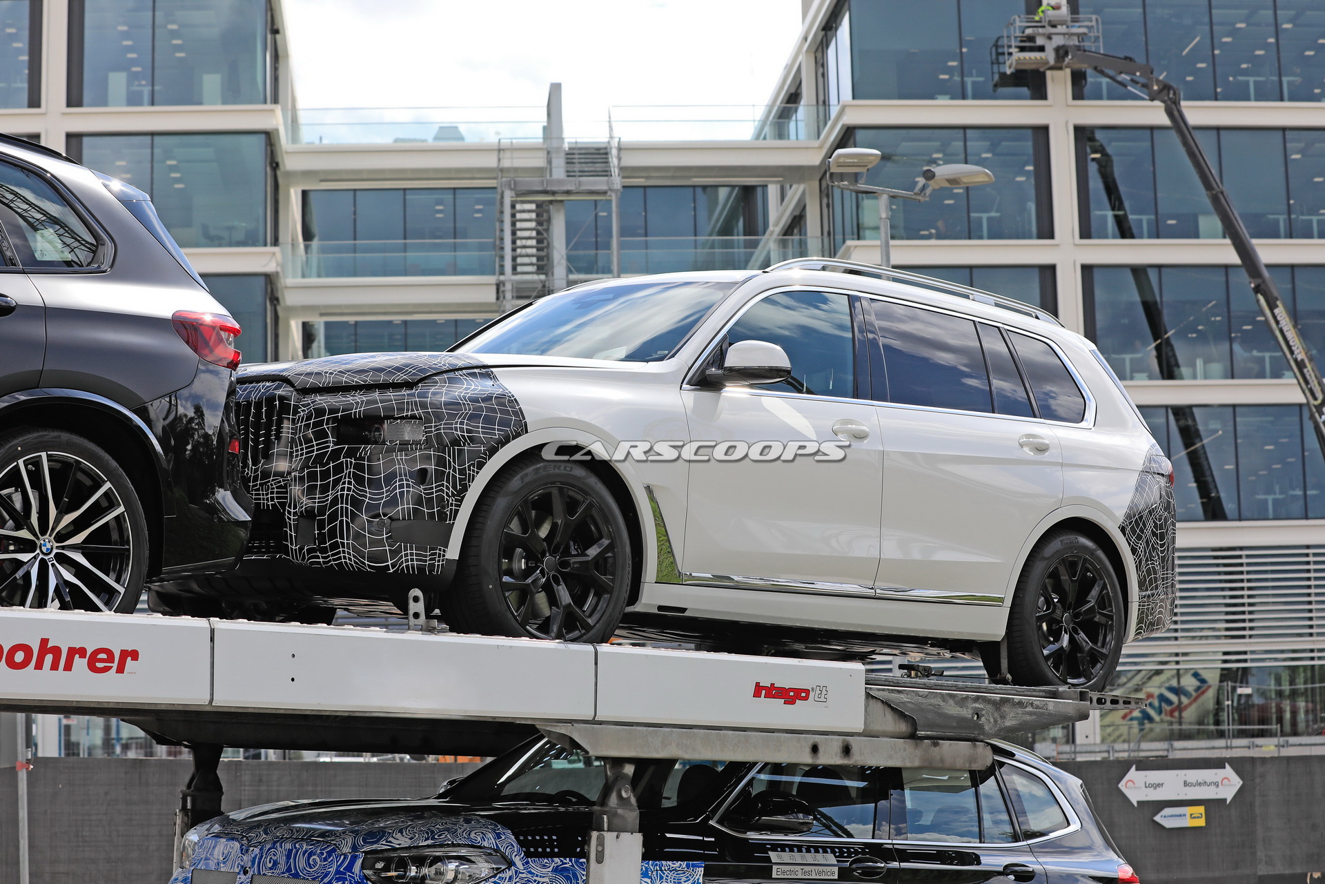 2022 Bmw X7 Set To Get A New Front Fascia But That Grille Isn T Going Anywhere Carscoops