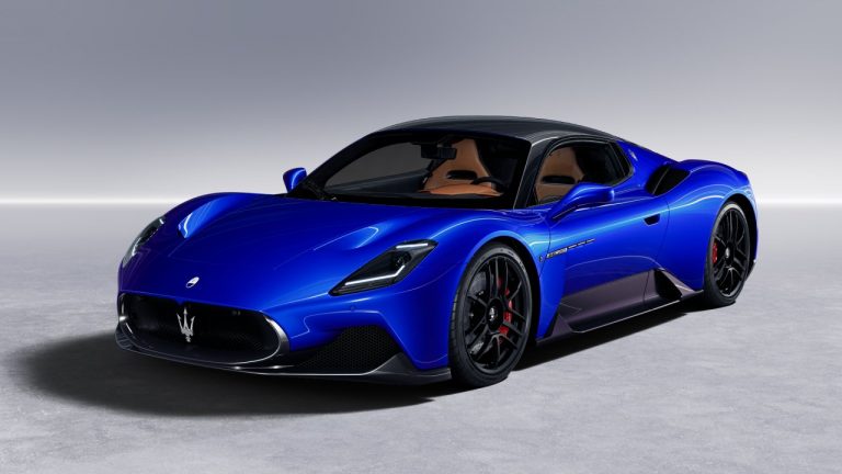 Configurator: This Is Our Perfect Maserati MC20, Painted Blu Infinito ...