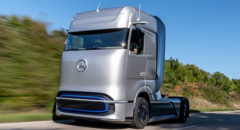 New Mercedes-Benz GenH2 Fuel-Cell Semi Concept Previews Production ...