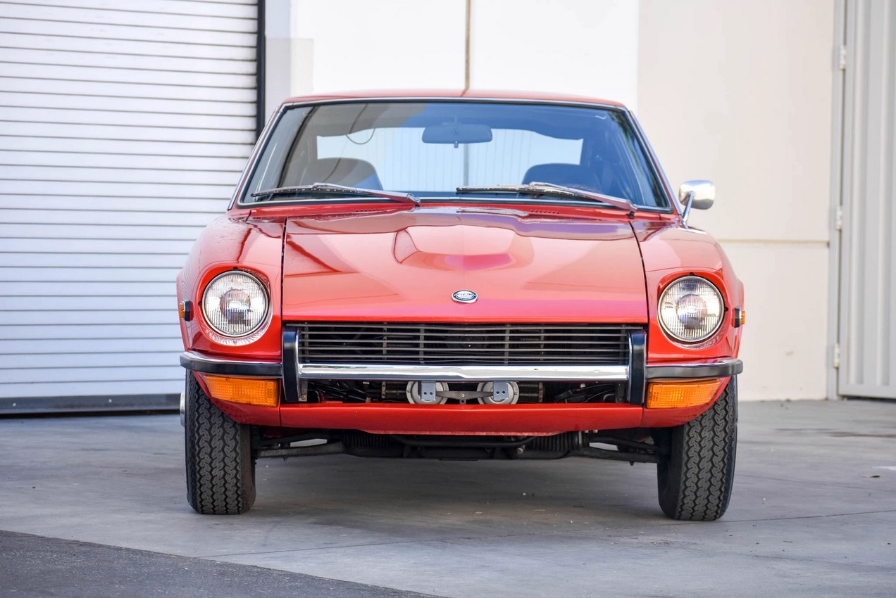 Low Mileage Fully Restored 1971 Datsun 240z Goes For Six Figures