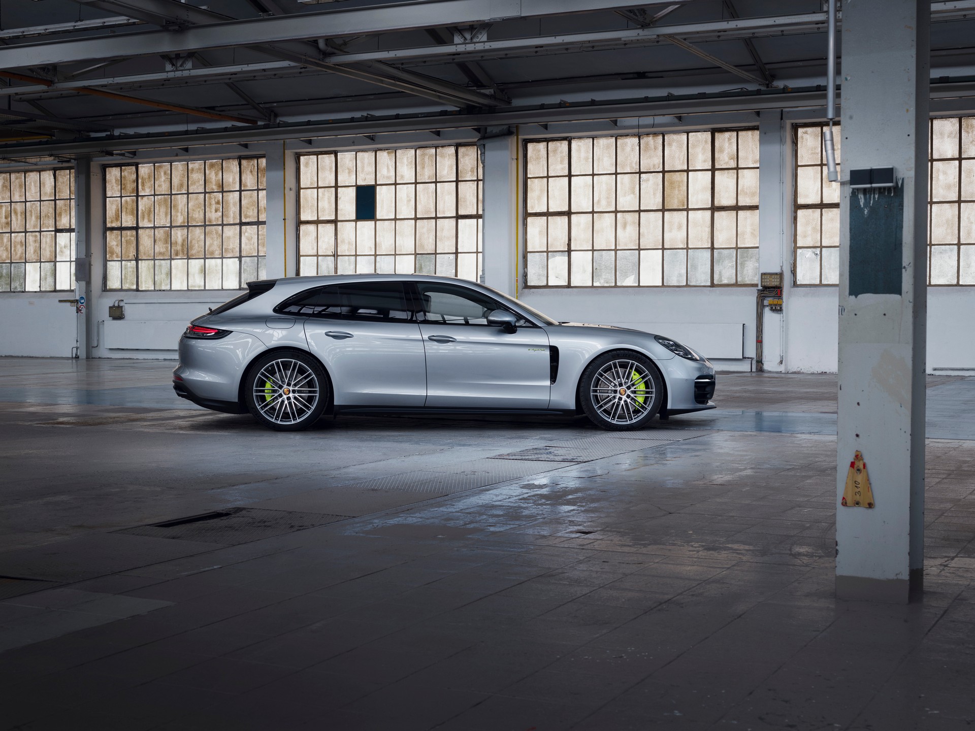 The 21 Porsche Panamera Turbo S E Hybrid Is A 6 Hp Plug In Hybrid Carscoops