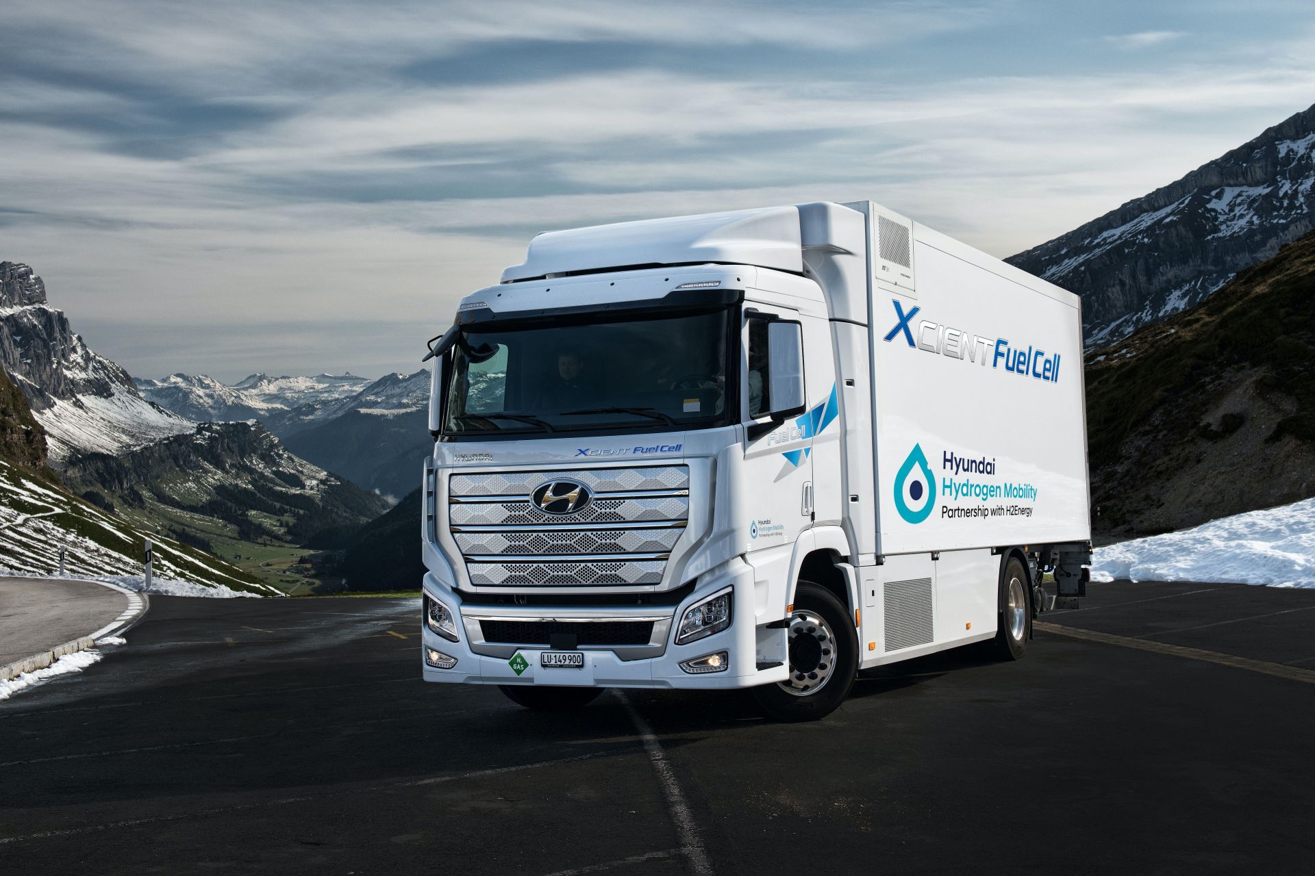 Hyundai Xcient Debuts As The World's First MassProduced Fuel Cell
