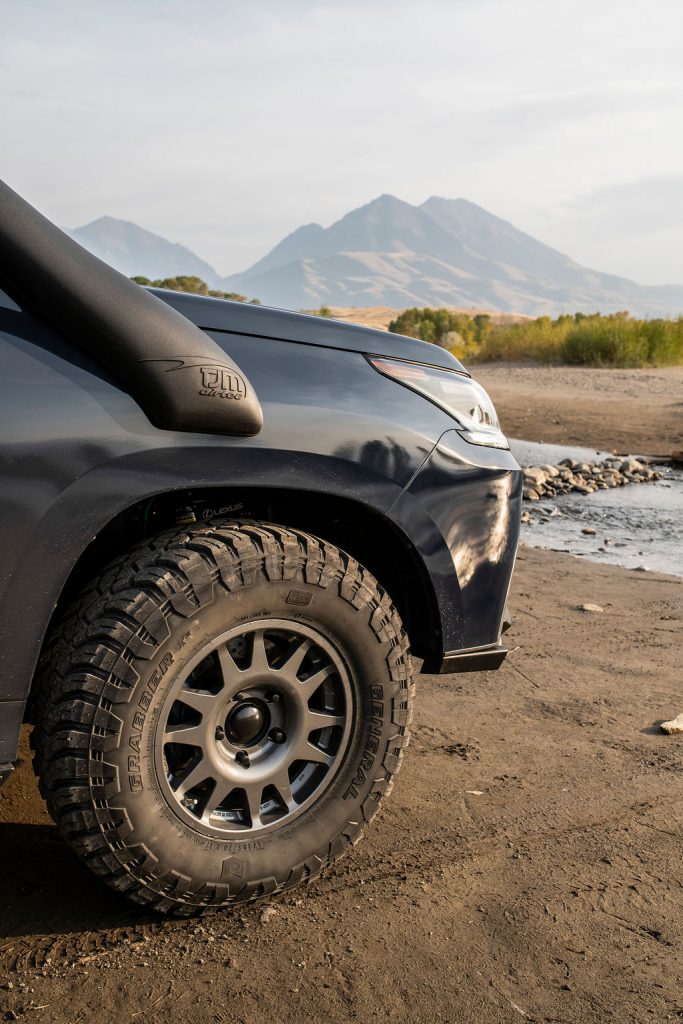 Lexus J201 Concept Is A 550-HP LX 570 Turned Up To Eleven | Carscoops