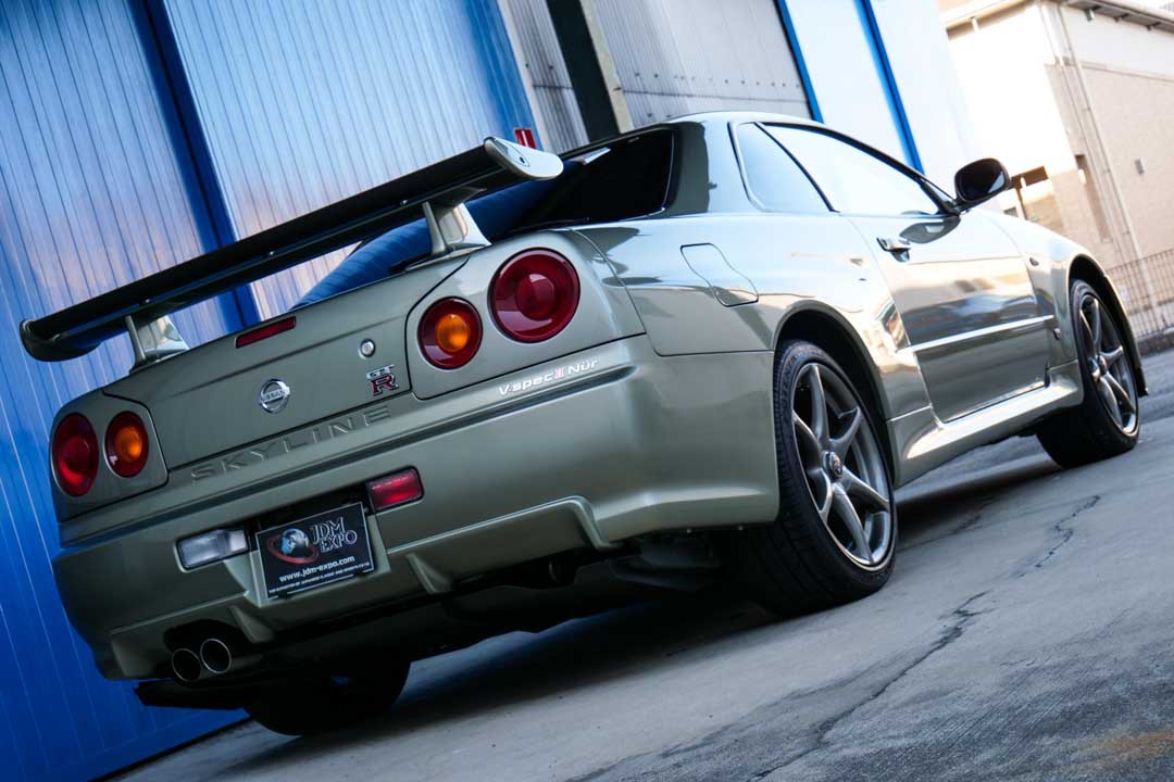 Very Low Mileage Nissan Skyline Gt R V Spec Ii Nur Goes For An Eye Watering 485 000 Carscoops