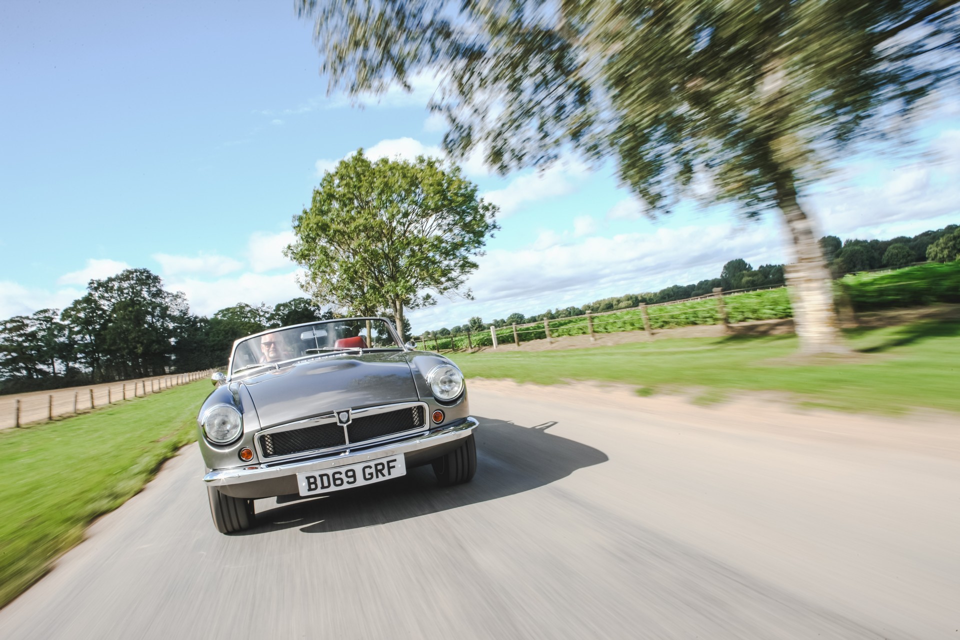 RBW’s EV Roadster Is An Electric MGB That’s Set To Go Into Production ...