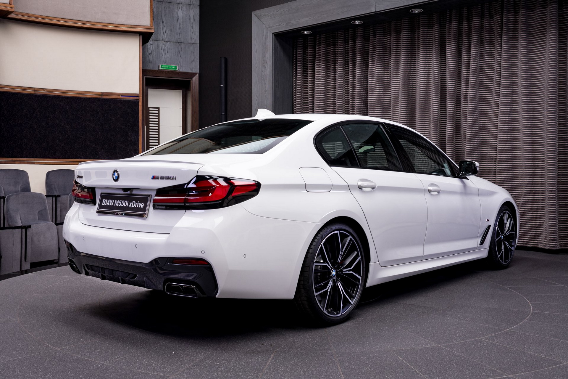 Bmw m550i 2021