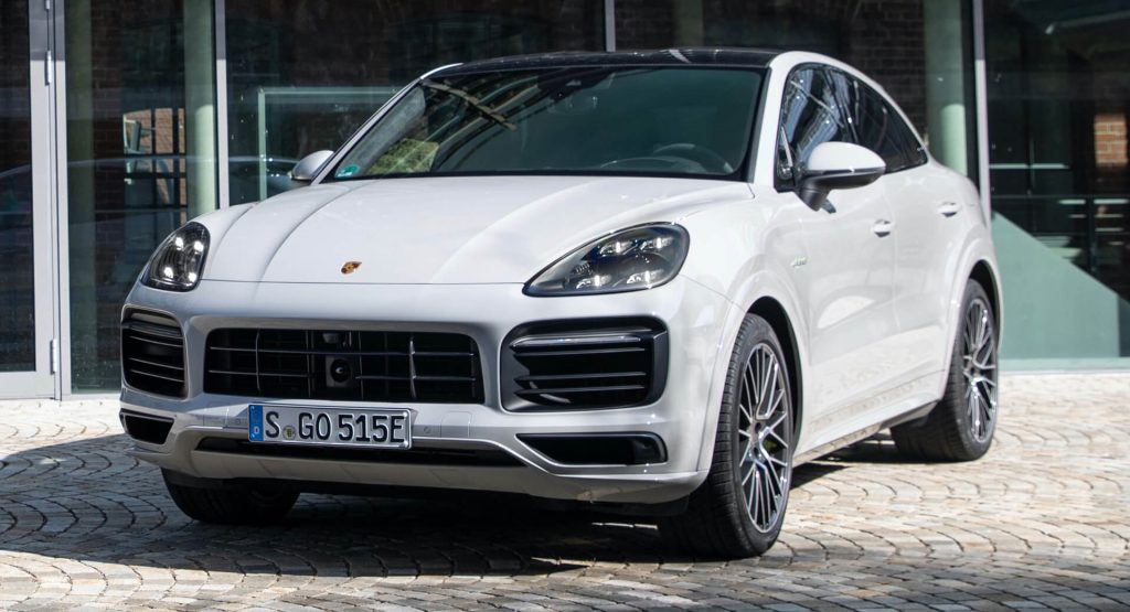  Porsche’s Cayenne E-Hybrid Models Get Bigger Battery, Improved Electric Range