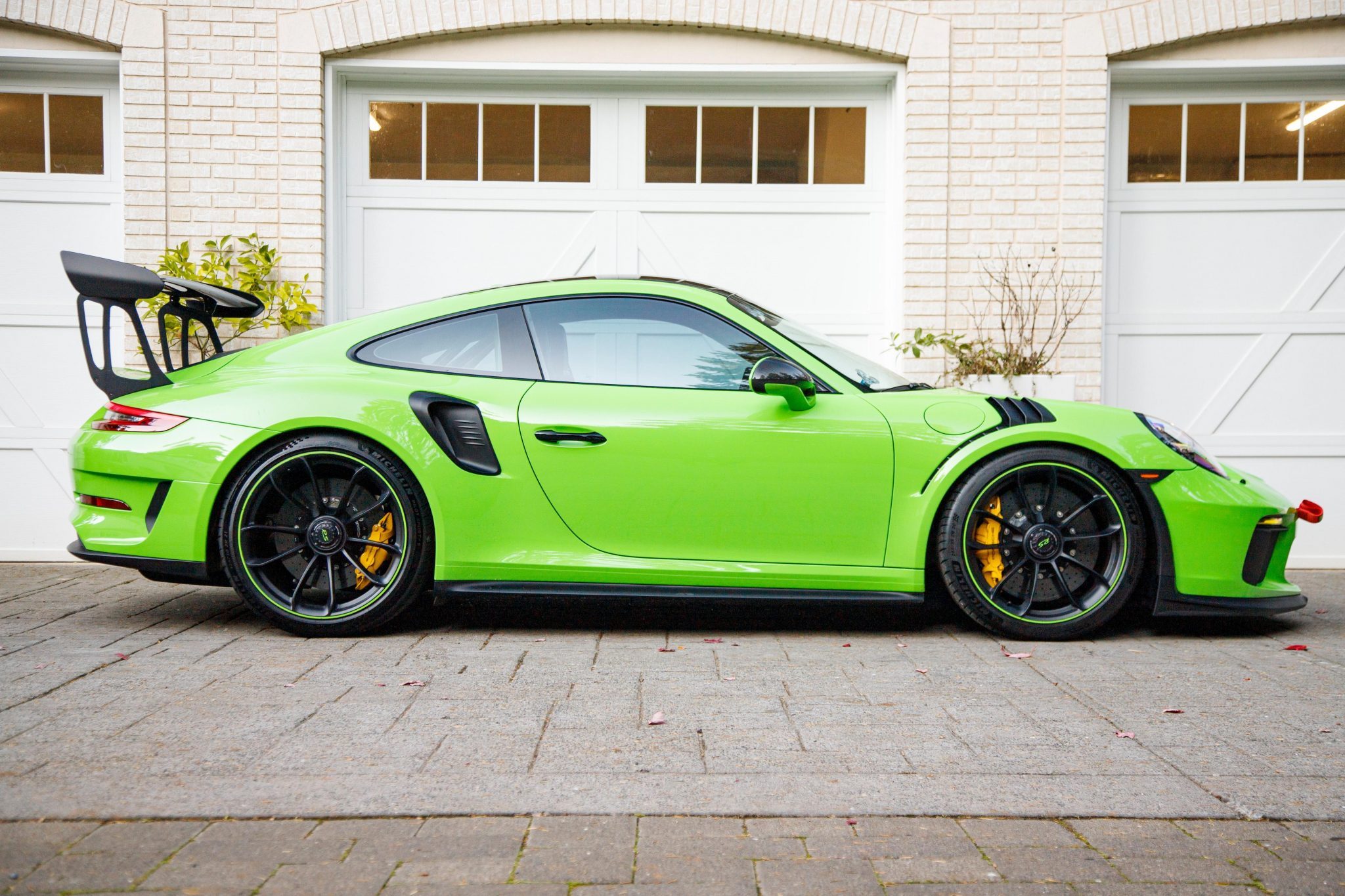 What A Better Way To Go Green Than With A Porsche 911 GT3 RS Weissach ...