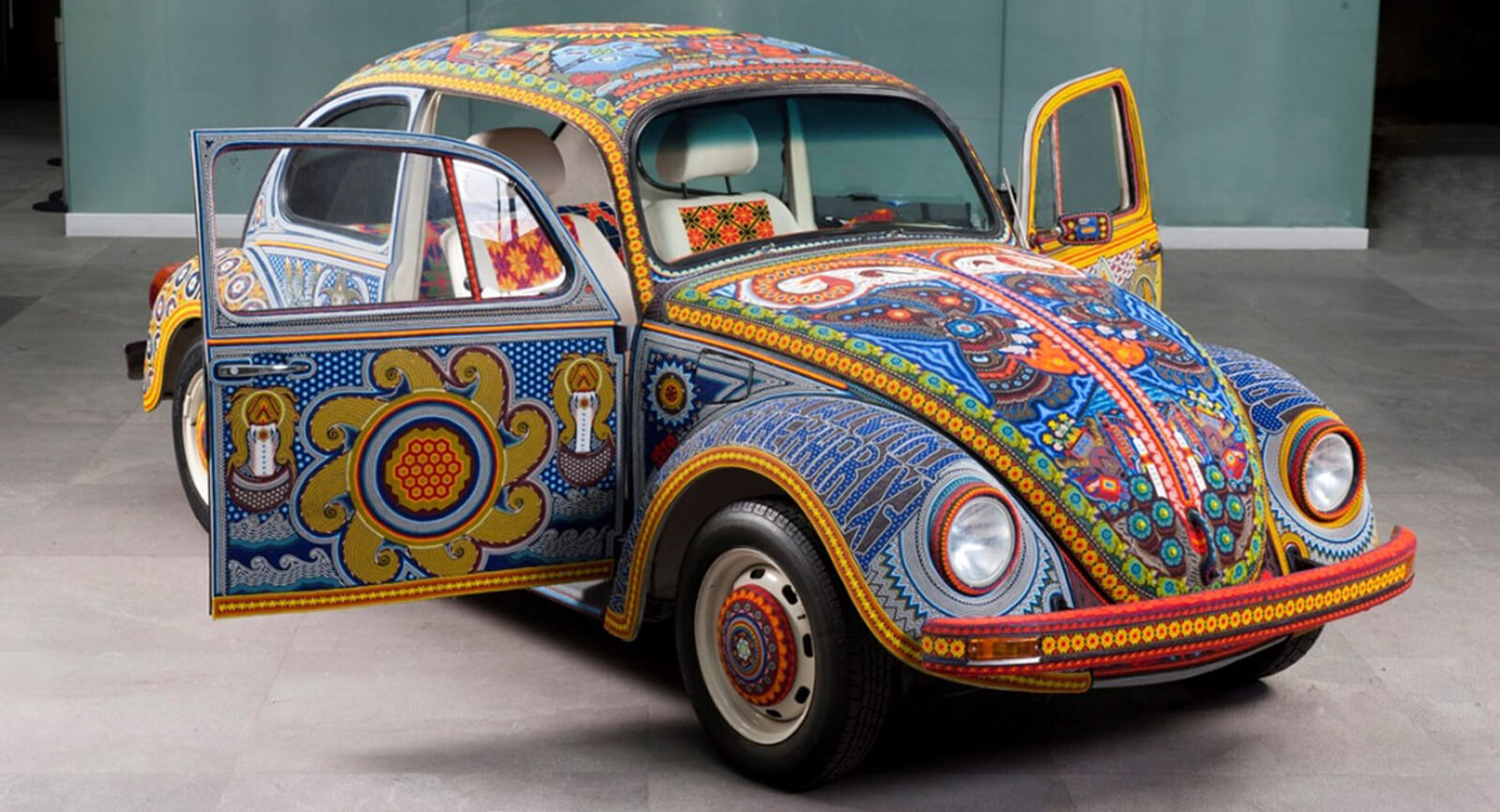 dempen nadering Kritiek VW Beetle 'Vochol' Has Over 2M Beads, Took 9,000 Hours To Build | Carscoops