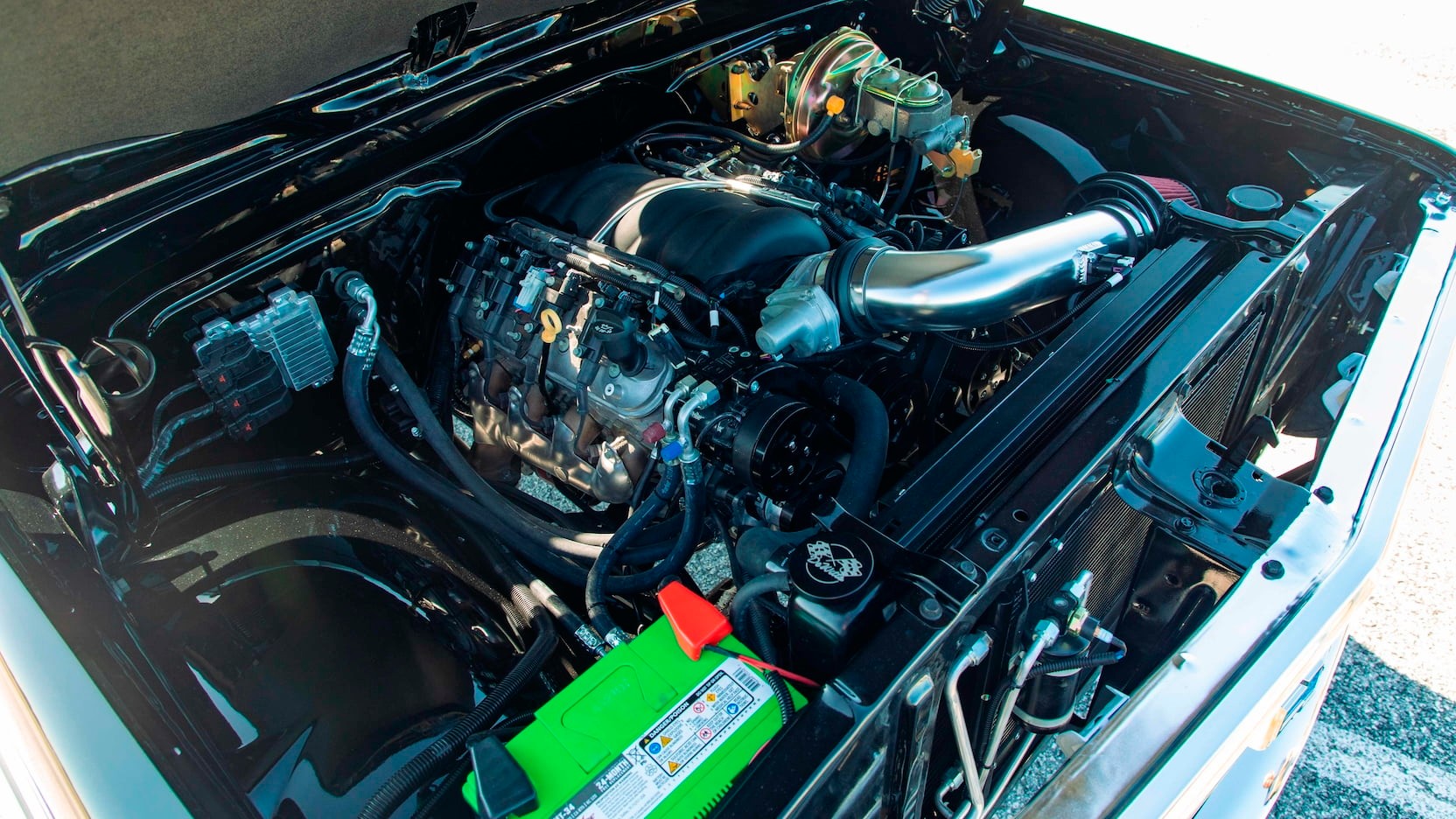 This 1972 Chevy K5 Blazer Restomod Says Bronco Who? | Carscoops