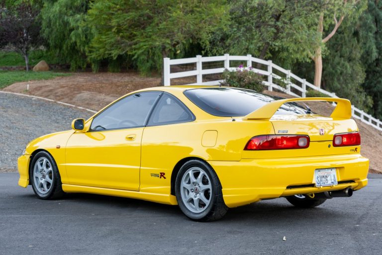 This 2001 Acura Integra Type R Ticks All The Right Boxes | Carscoops