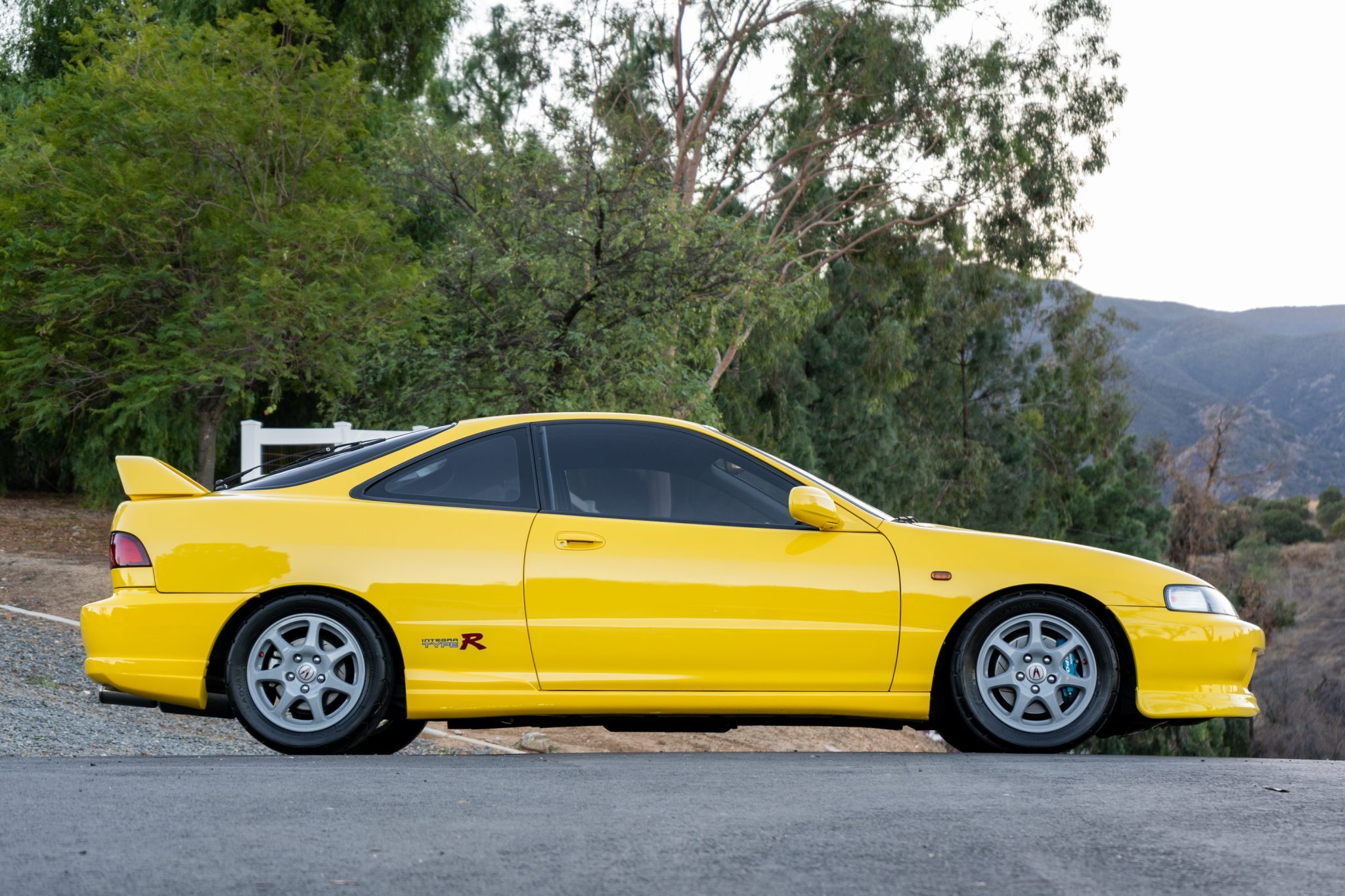 This 2001 Acura Integra Type R Ticks All The Right Boxes | Carscoops