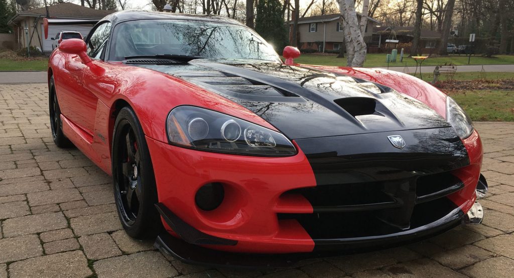  Go To The Track With This Low-Mileage 2008 Dodge Viper ACR