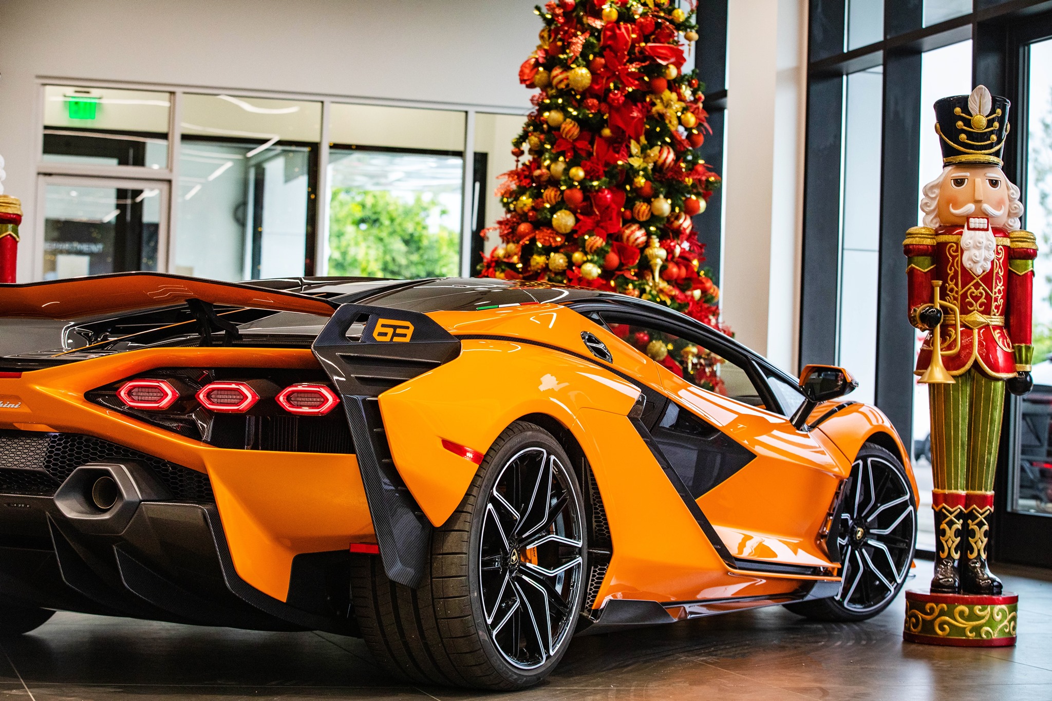 The Very First Lamborghini Sian Delivered In The . Right In Time For The  Holidays | Carscoops