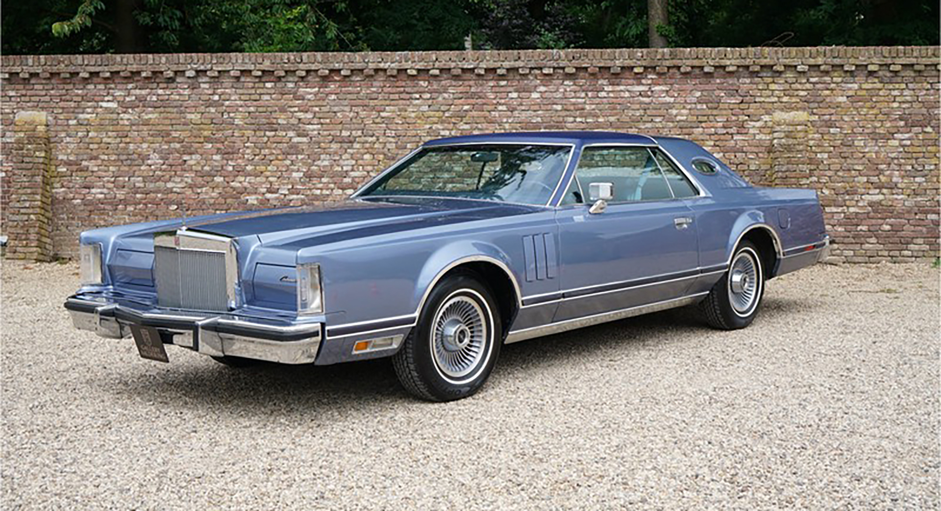 Total 86+ imagen lincoln continental mark v givenchy edition