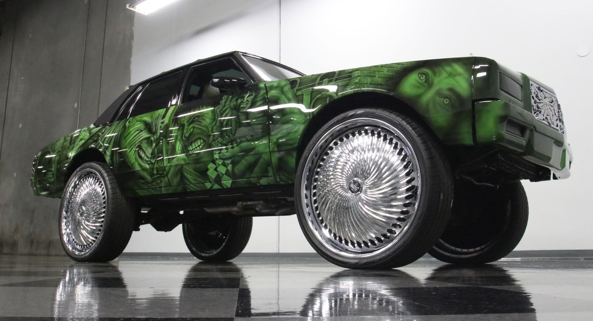 This Customized 1989 Chevrolet Caprice Is a Hulk-Themed Hi-Riser