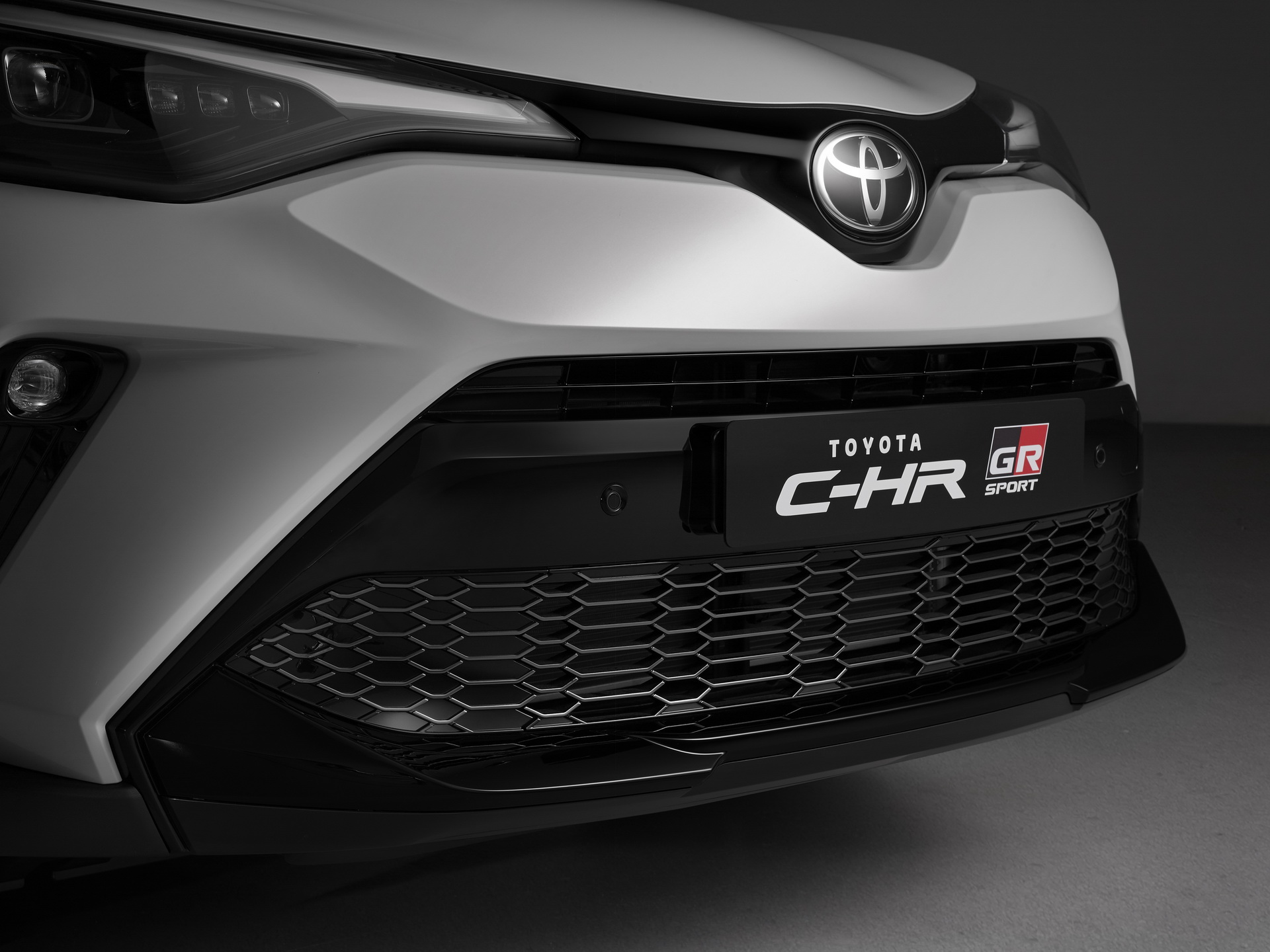 21 Toyota C Hr Hybrid Gr Sport Joins Uk Range Carscoops