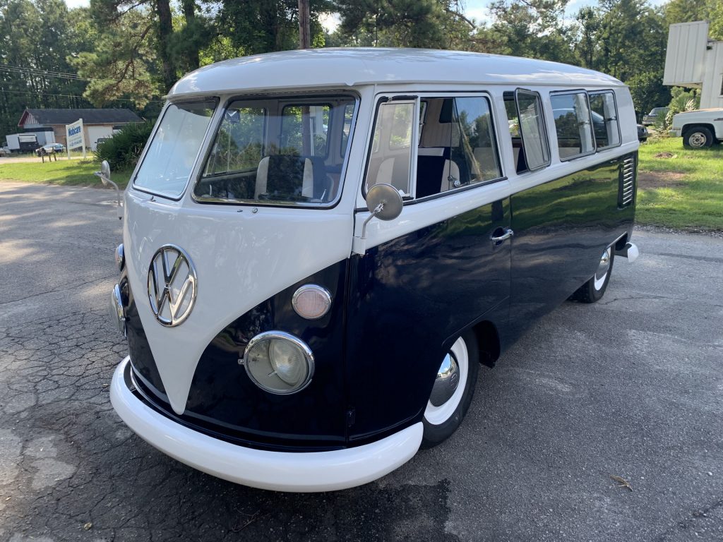 This Fully-Restored 1965 VW Bus Type II Will Cost You More Than A New ...