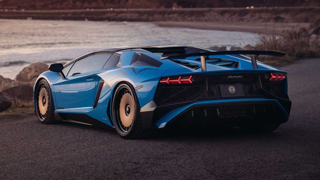 This Lamborghini Aventador SV Wears A Rather Unusual Set Of Rims ...