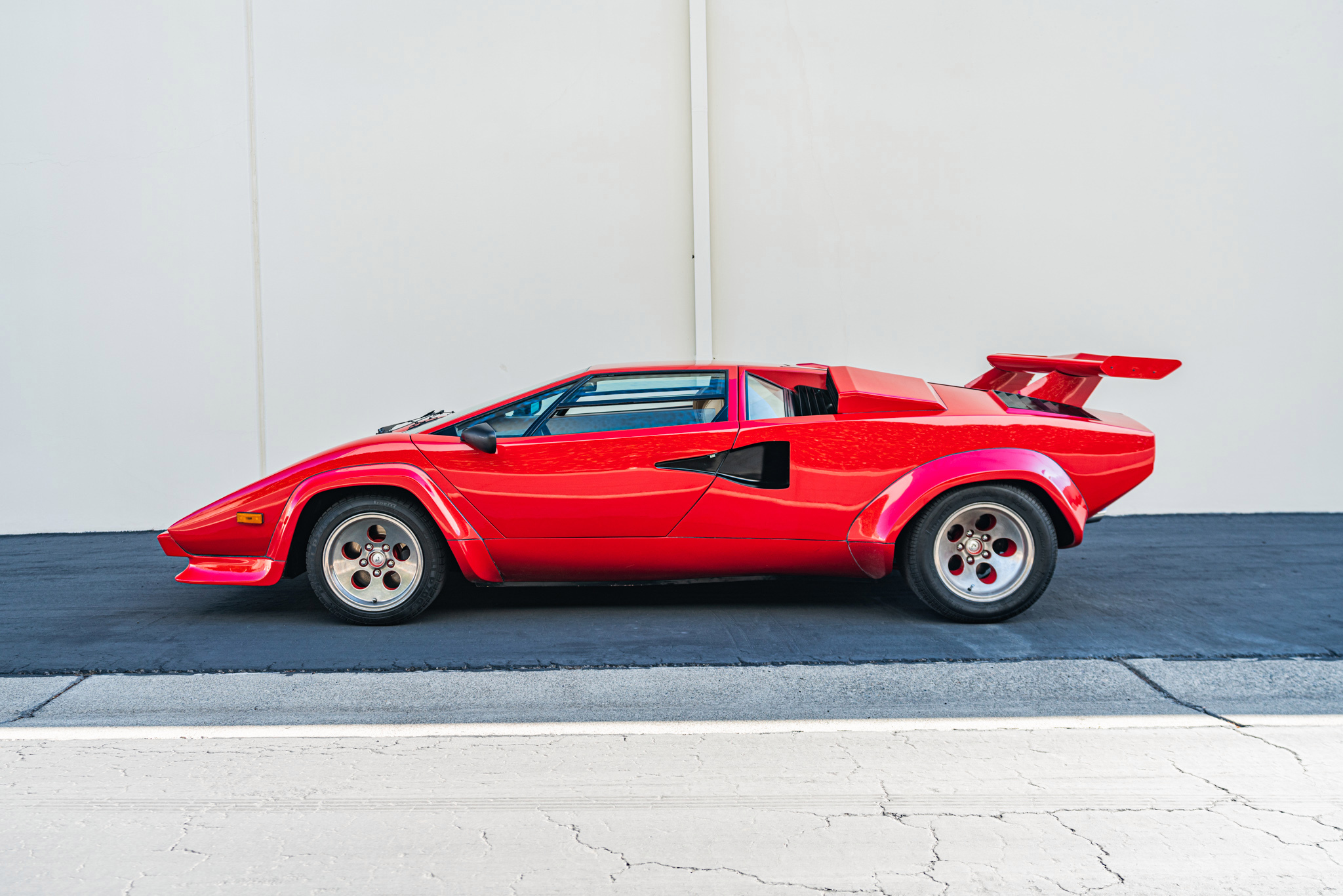 1982 Lamborghini Countach LP400 S Is The Epitome Of What Supercars Are ...