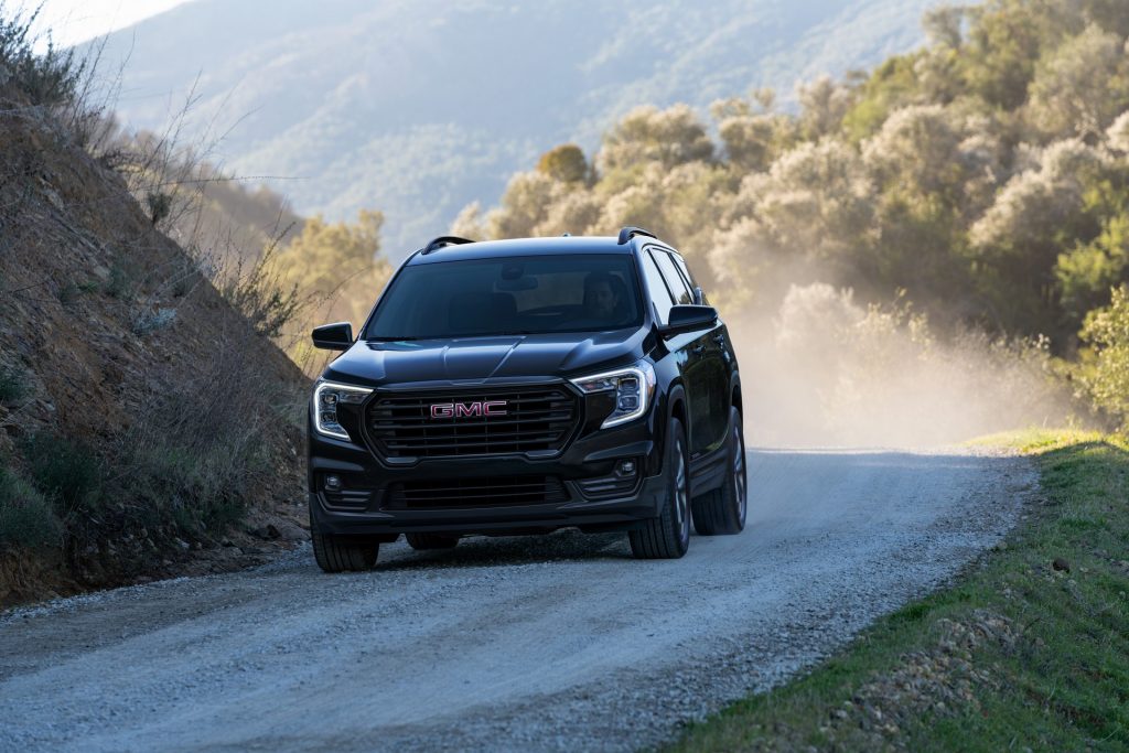 2022 GMC Terrain Debuts With Updated Looks, Rugged New AT4 Variant