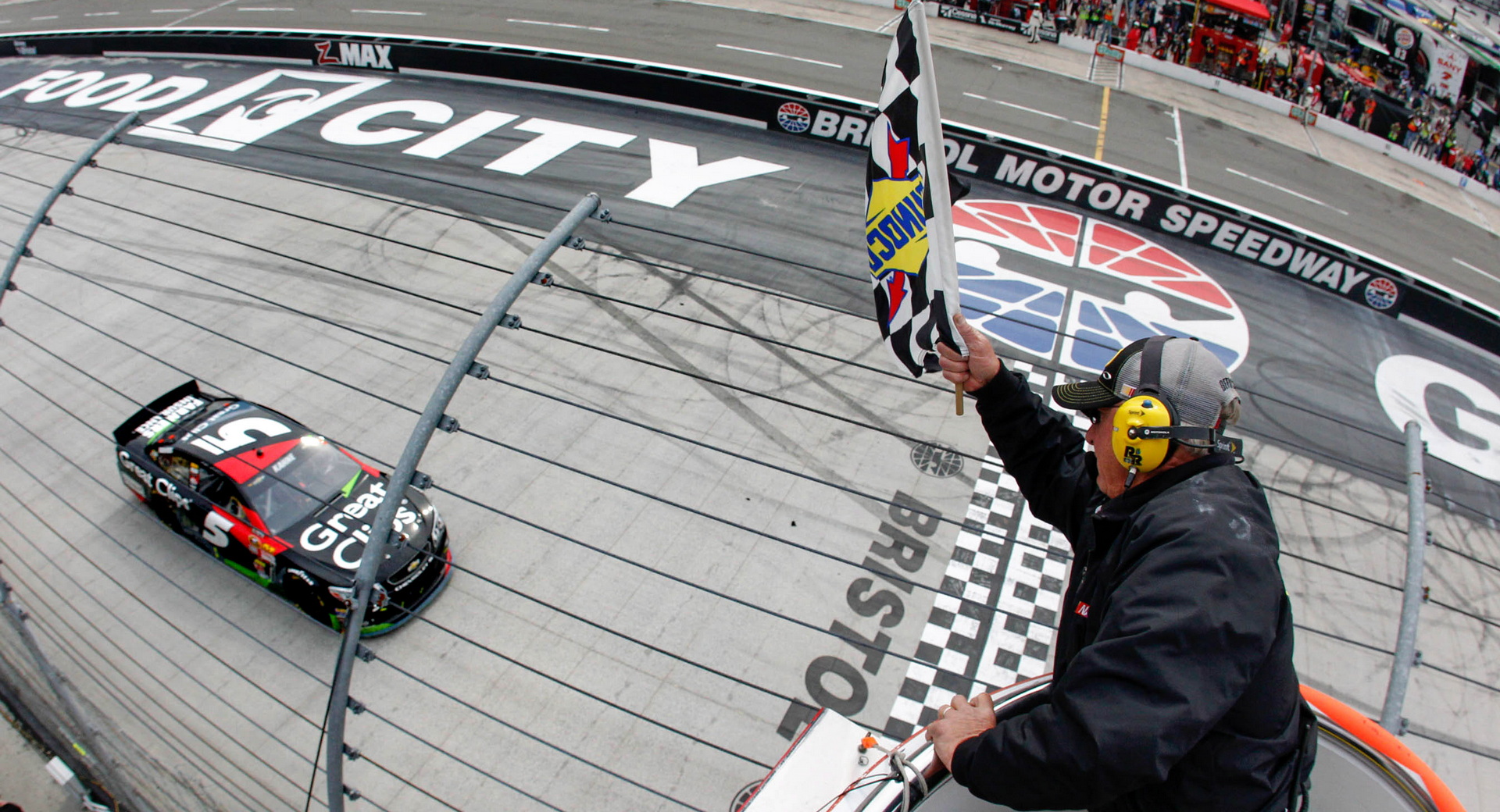 Nascar Cup Series Racing On Dirt For First Time In 50 Years And No One Knows What To Expect Carscoops