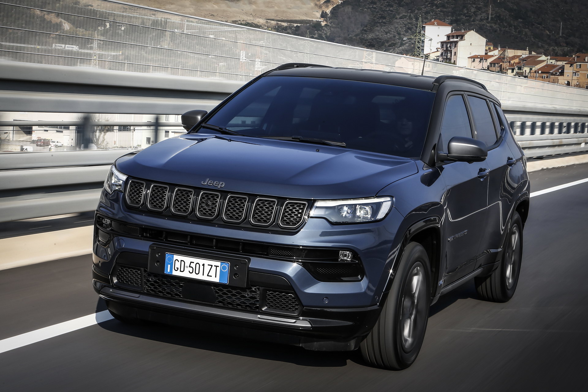 Europe S 21 Jeep Compass Facelift Is Here With Level 2 Semi Autonomous Driving Carscoops