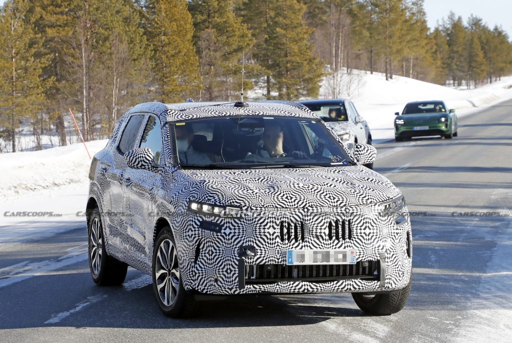 2022 Renault Kadjar Spotted In The Cold Hiding Most Of Its Secrets ...