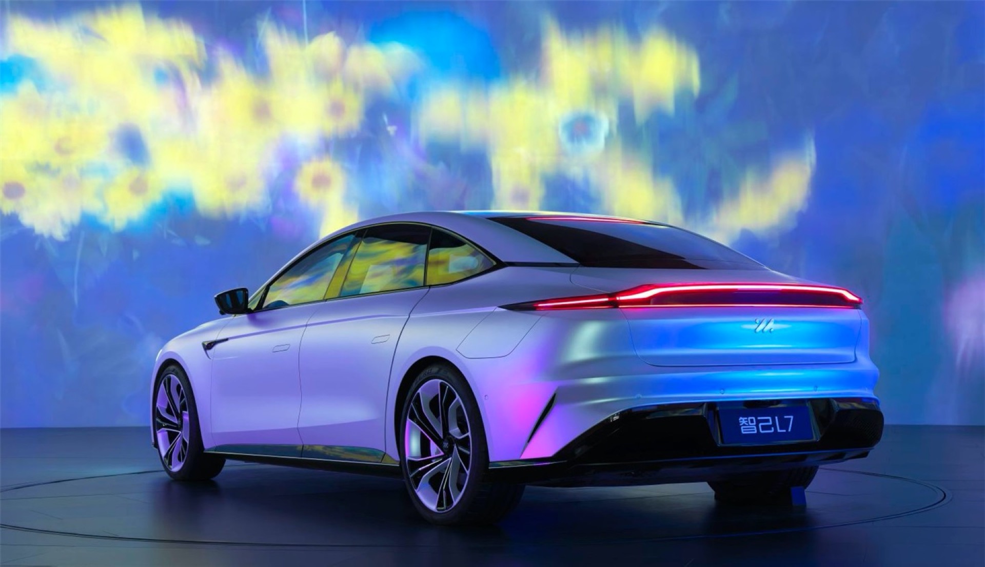 Zhiji L7 Is An Electric Sports Sedan From China With Wireless Charging ...