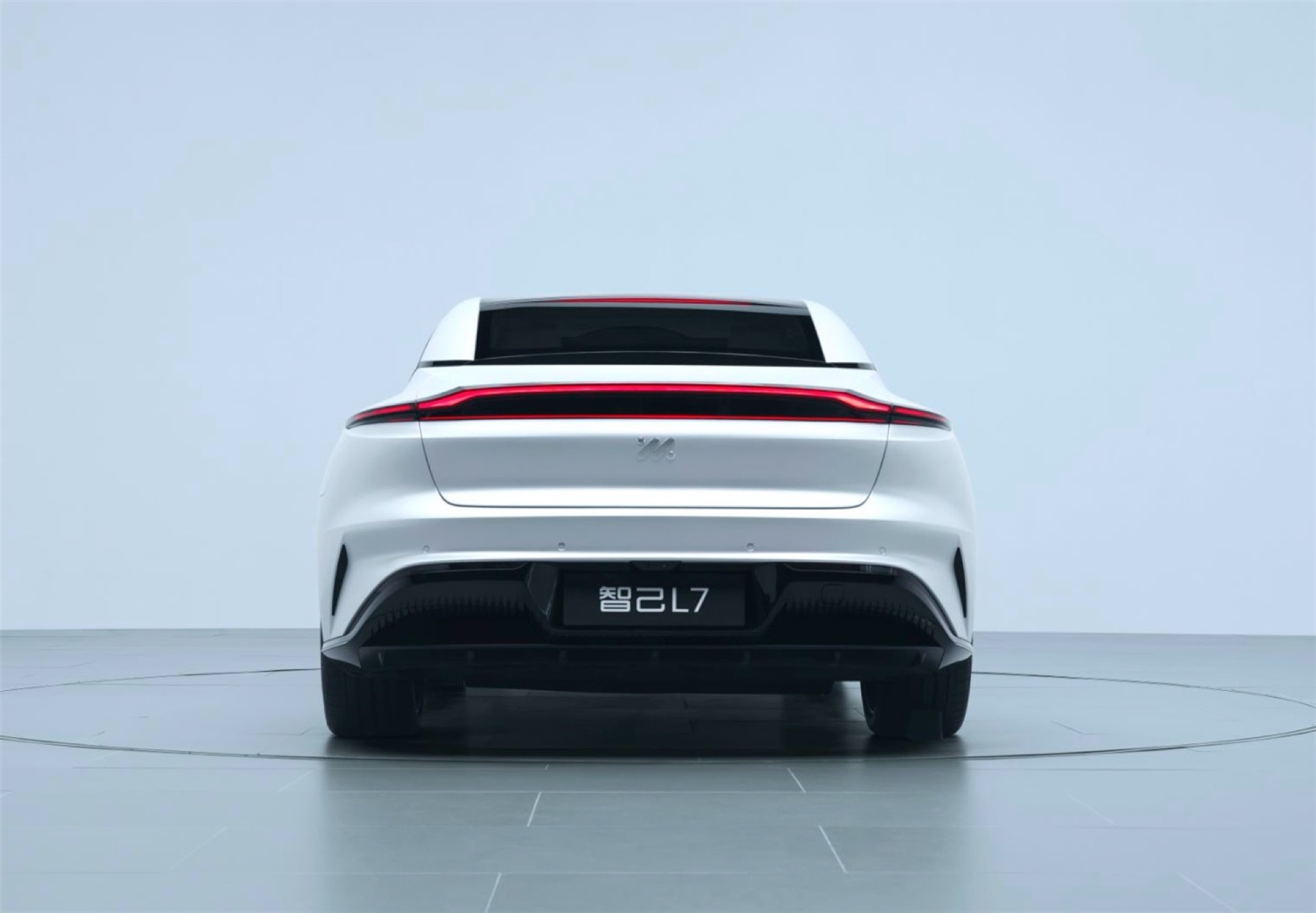 Zhiji L7 Is An Electric Sports Sedan From China With Wireless Charging ...