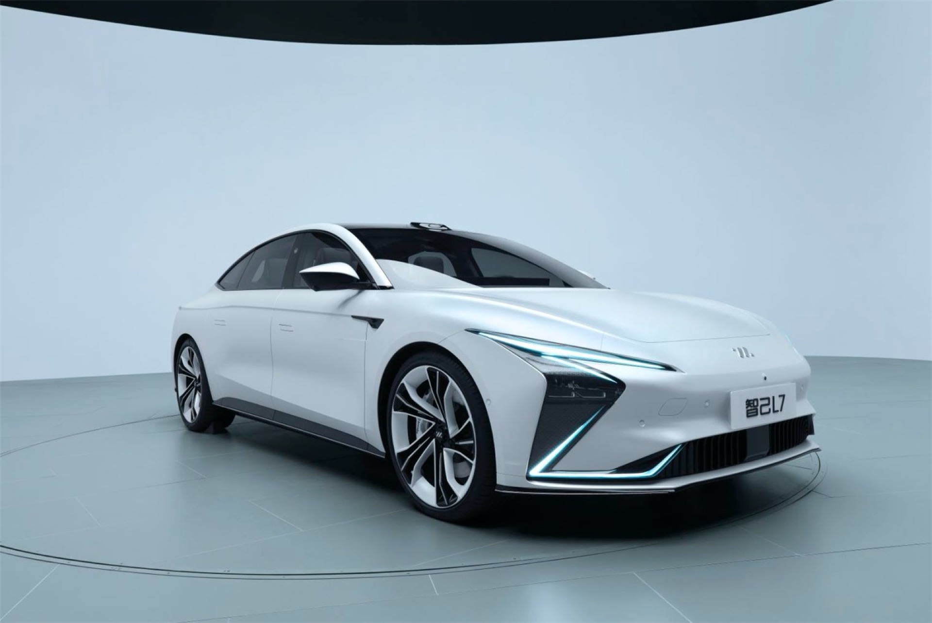 Zhiji L7 Is An Electric Sports Sedan From China With Wireless Charging ...