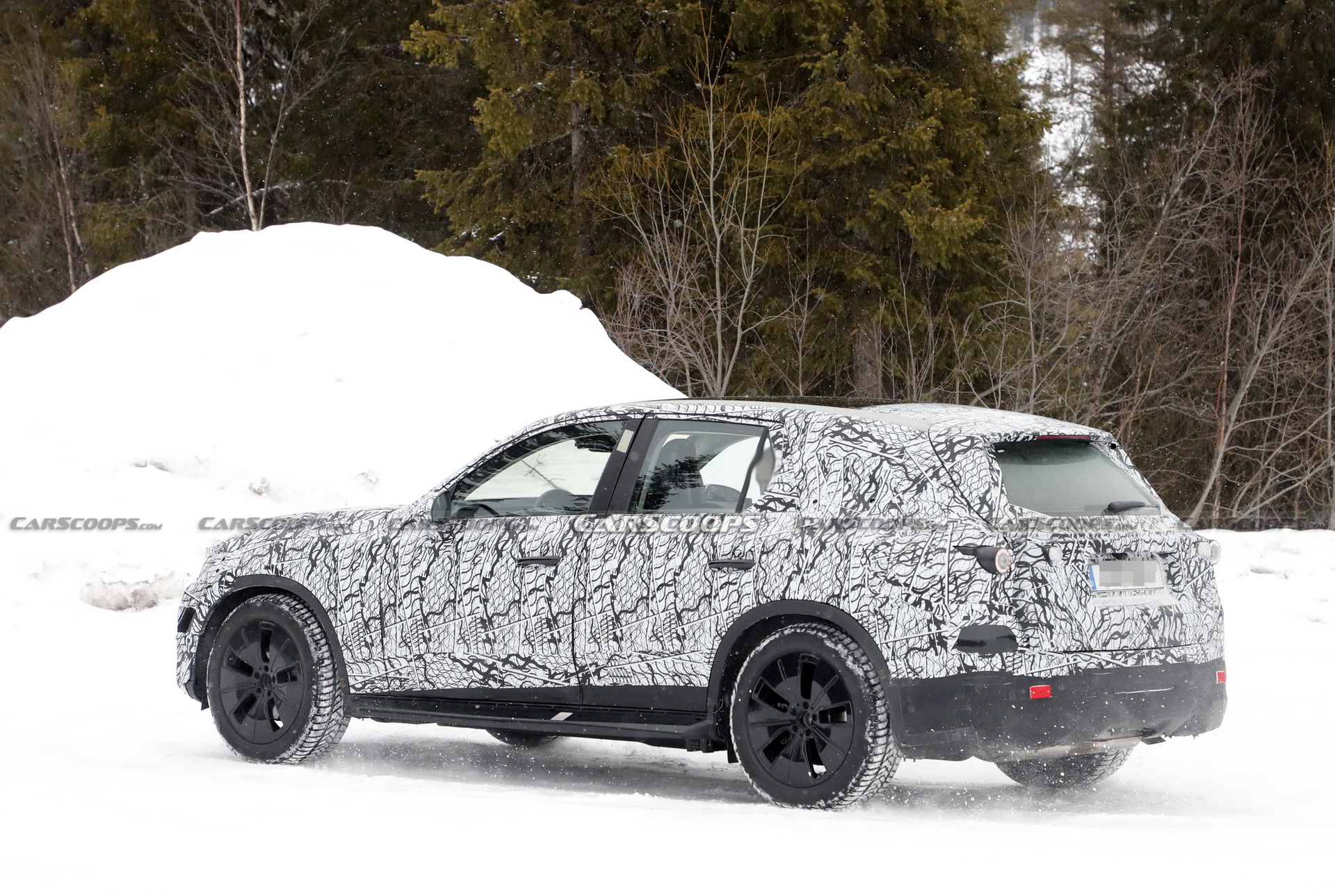 2023 Mercedes-Benz GLC Spied During Cold Weather Testing | Carscoops