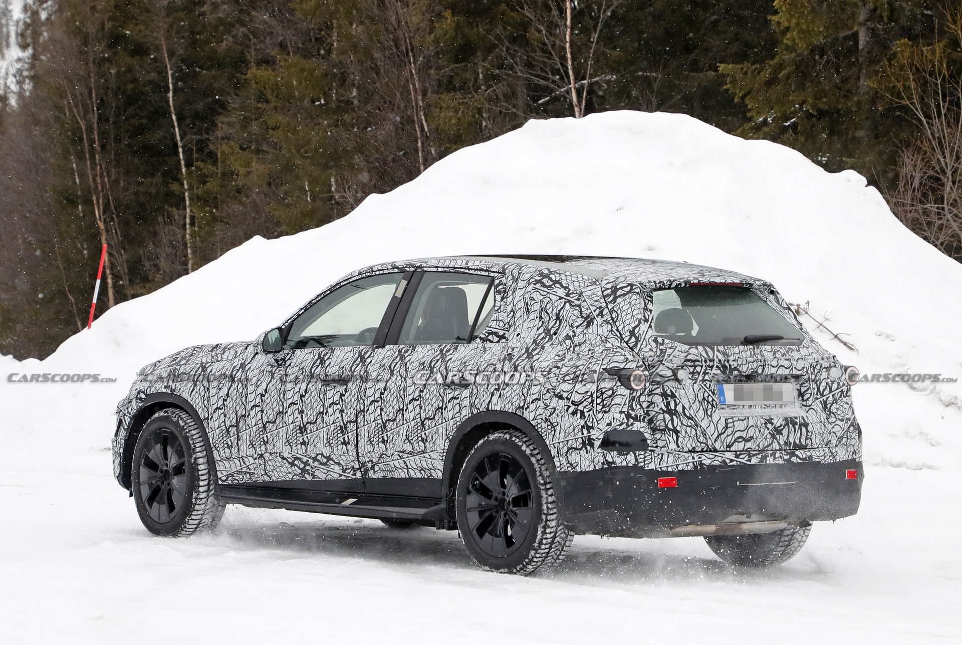 2023 Mercedes-Benz GLC Spied During Cold Weather Testing | Carscoops