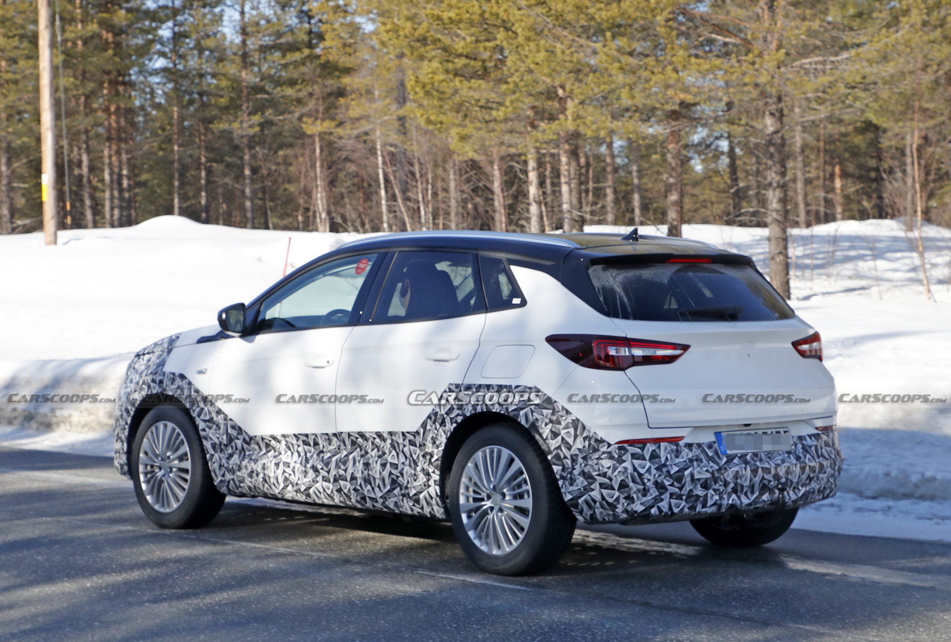 2022 Opel Grandland Spied With New Vizor Face, Coming Later This Year ...