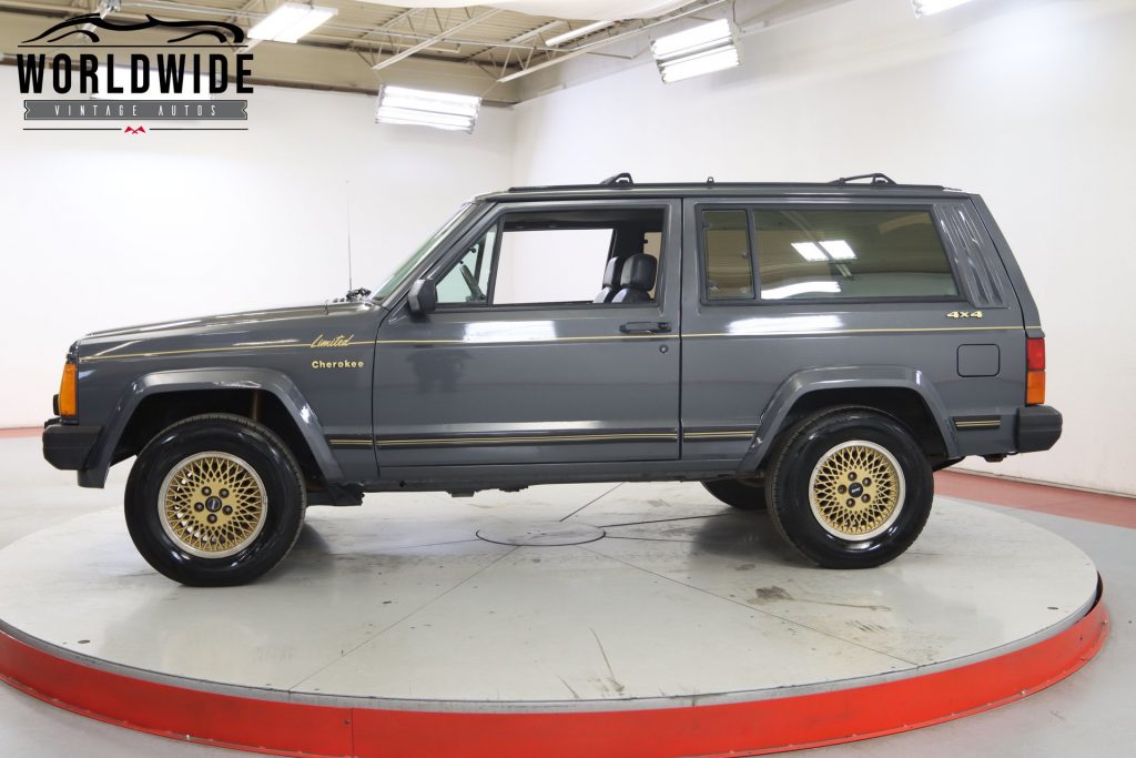 This 1988 Jeep Cherokee Limited Two-Door Is $14,900 Well Spent | Carscoops