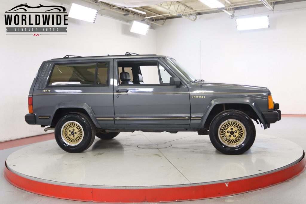 This 1988 Jeep Cherokee Limited Two-Door Is $14,900 Well Spent | Carscoops