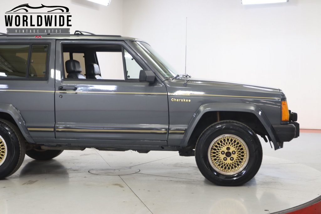 This 1988 Jeep Cherokee Limited Two-Door Is $14,900 Well Spent | Carscoops