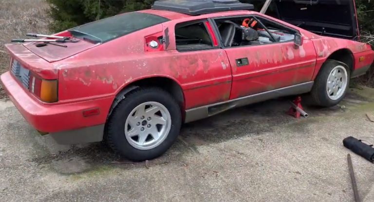 See This Disgusting Lotus Esprit Get Cleaned And Fired Up After Sitting ...