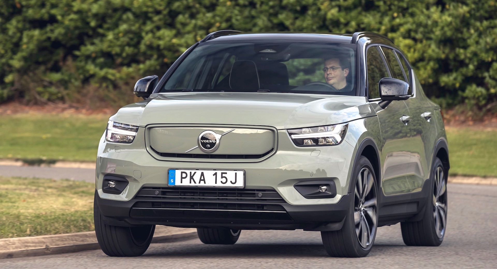 Pushed: New Volvo XC40 Recharge P8 Weapons For Tesla’s Mannequin Y Auto Recent