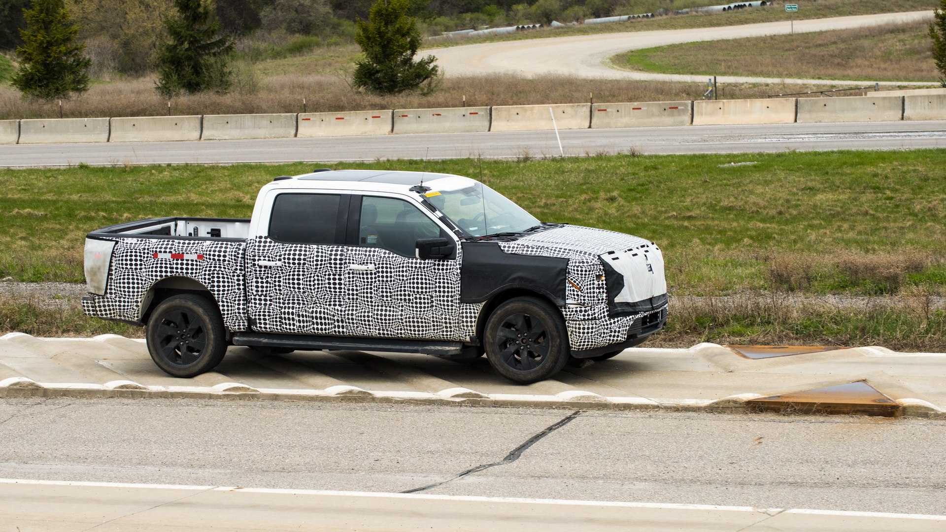 2022 Ford F-150 Lightning Strikes Ev Market With Sub-$40k Starting 