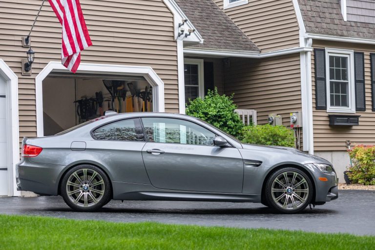 2009 BMW E92 M3 Will Charm You With Its Naturally Aspirated V8, Manual ...