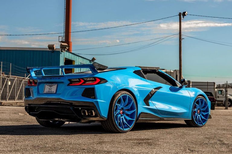 Rapid Blue C8 Corvette Looks Nice; Its Color-Matched Wheels, Not So ...