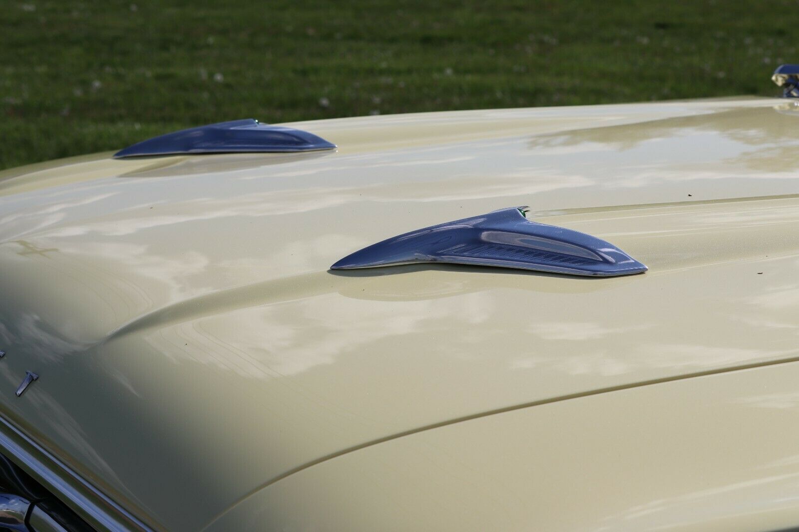 Sunfire Yellow 1960 Chevrolet El Camino Is Oh-so-cool That You’ll Break 