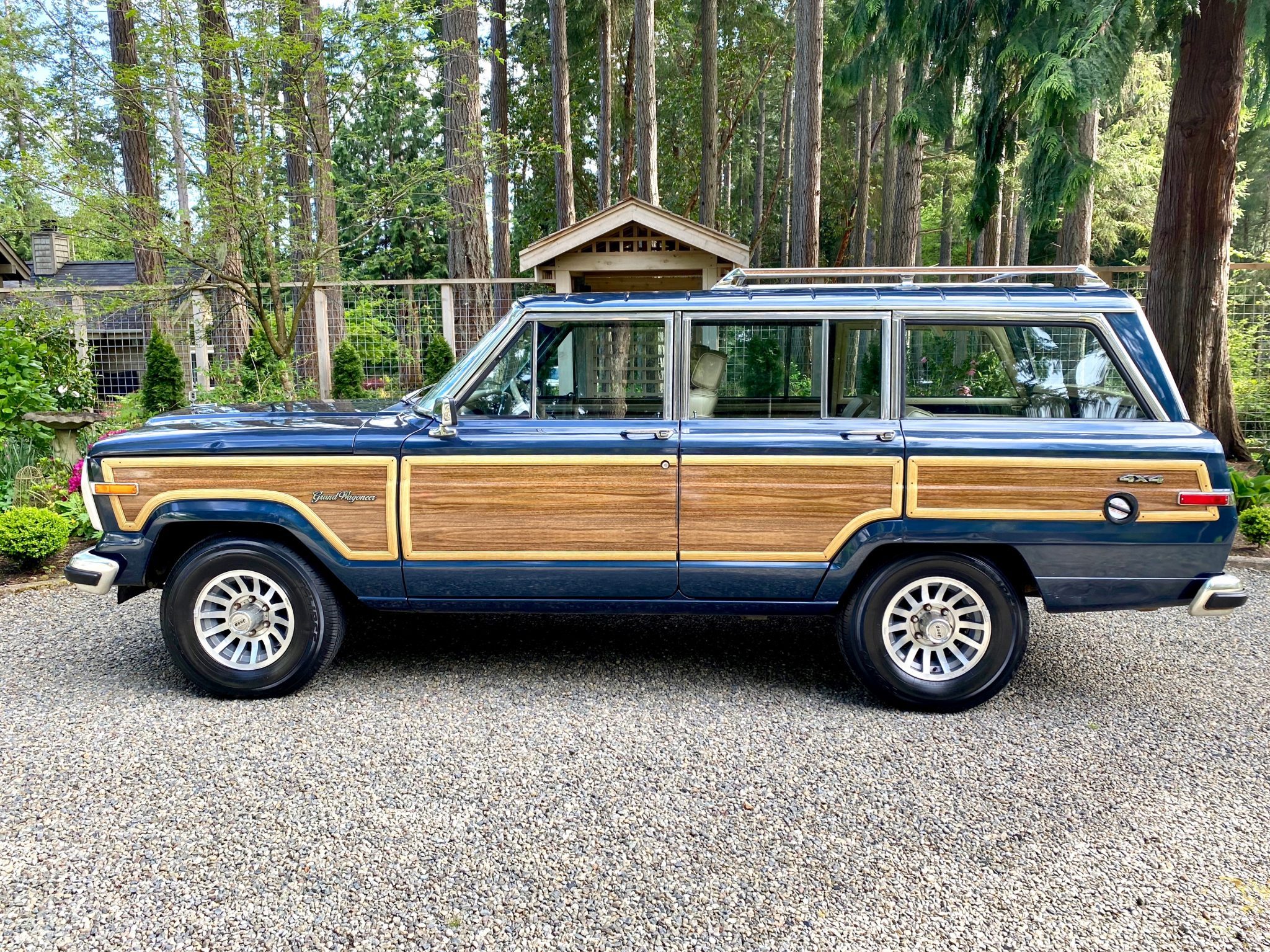 Go Old-School And Get This 1990 Jeep Grand Wagoneer Instead Of A New ...